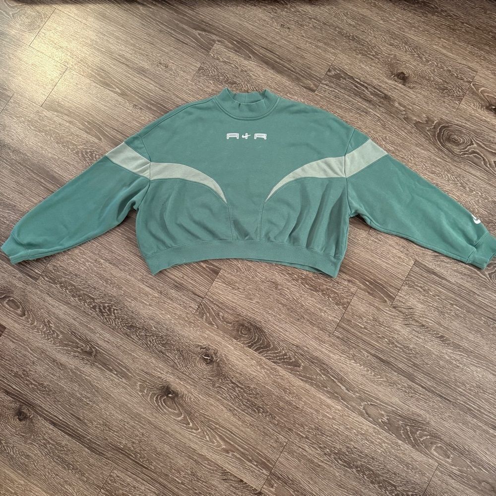 Nike Mock Neck Crop Sweatshirt